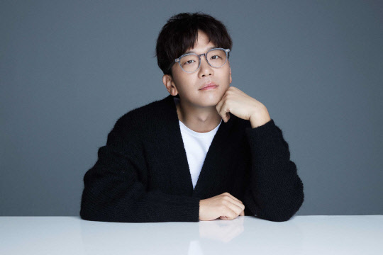 이적, 신곡 '돌팔매' 깜짝 공개(사진=뮤직팜)
